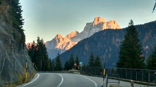 Oggi prima uscita in M.T.B offrontando il Cansiglio da Crocetta.Tra sentieri e boschi con la prima neve siamo arrivati al M.Pizzoc.