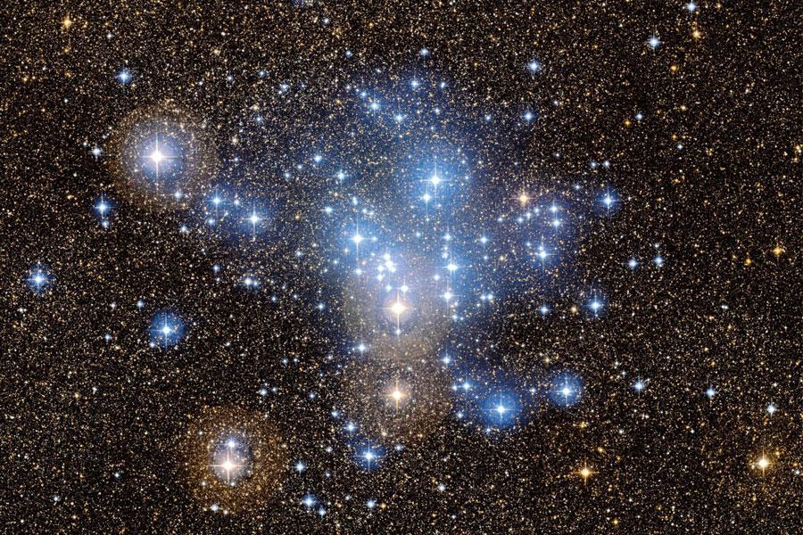 Sistemi Astrofisici: Stelle Il nostro Sole è una stella abbastanza tipica. In generale le stelle variano molto in: Età (oss. 106 1010 yr) Massa (0.