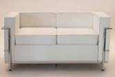 96,00 840,00 DNO LE CORBUSIER Divano in pelle. Disponibile bianco o nero. 130 x 70 x h 70 cm 144,00 1.