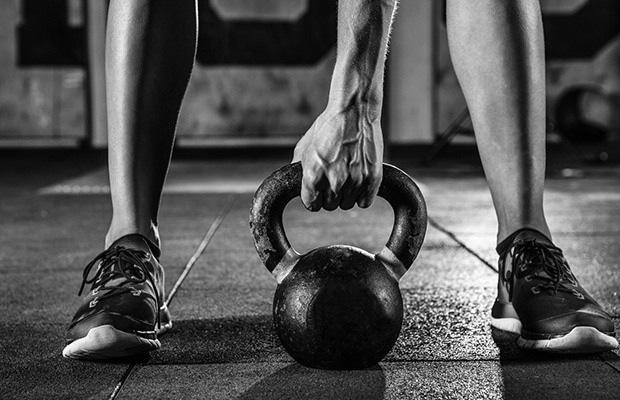 00 CrossFit Club Alessandro Questo workout piò essere praticato da tutti indipendentemente dal grado di preparazione del singolo individuo.