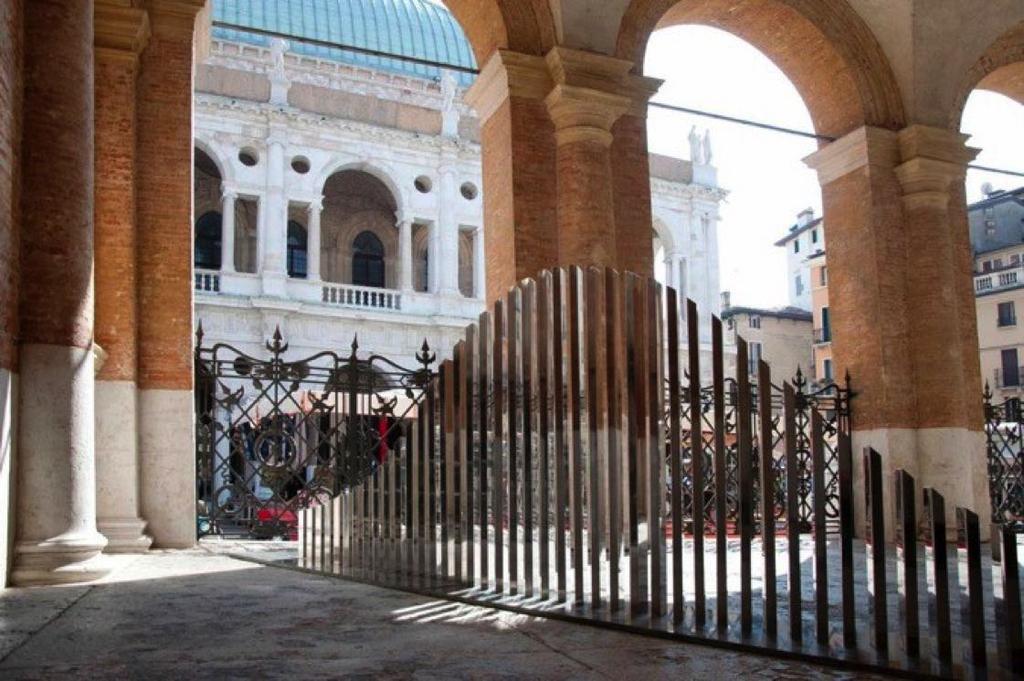 2012 Ondosauro nella Loggia del Capitaniato di Andrea Palladio,