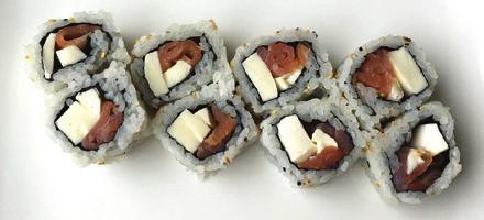 California Maki granchio, maionese, avocado 8,00 33 Ebi Maki gambero