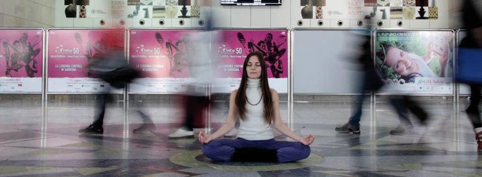 MEDITAZIONE, BENESSERE E REALIZZAZIONE Introduzione al Filo d'oro, un percorso creato da Daniel Lumera Un intensivo residenziale di 4 giorni, in mezzo alla natura, a pochi minuti da Gubbio, nella