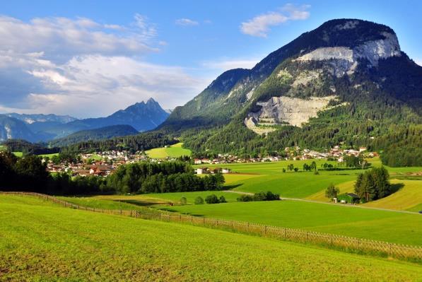 fino a raggiungere l'alto Adige. Da Bressanone pedalate lungo la ciclabile dell'isarco e infine lungo l'adige raggiungete il più grande lago d'italia, il lago di Garda.