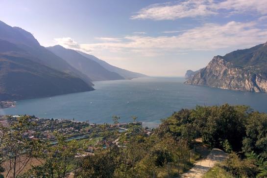 giorno: Bressanone Bolzano (ca. 40 km) Da Bressanone pedalate attraversando la città di Dürer, Chiusa; passate poi per Ponte Gardena (date un'occhiata a castel Tros).