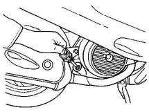 10 CONTROLLI E PRECAUZIONI PRIMA DELL USO ISPEZIONI DI ROUTINE Descrizione Verifiche da effettuare Olio motore Benzina Il livello è sufficiente? E abbastanza? E di almeno 92 ottani?