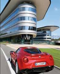 Alfa Romeo 4C si propone come una vettura totalmente innovativa per tecnologia e design.