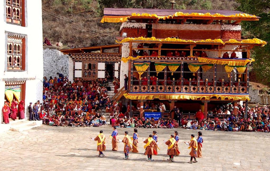 BHUTAN-SIKKIM Il Festival di Paro Da Thimphu a Gangtok: due regni tibetani a confronto 15 giorni Un originale itinerario che combina due interessanti paesi himalayani.
