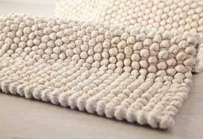 mano o in lavatrice. Misura 50x80 cm. Soft 100% cotton bath mat.