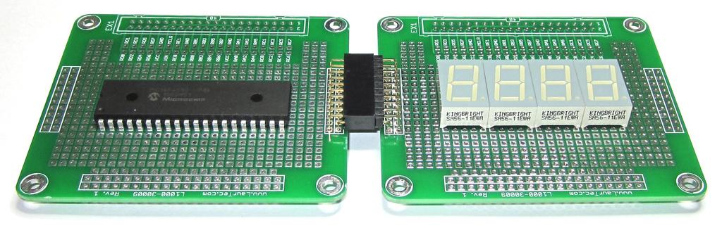 Figura 4: Esempio di connessione laterale di due schede millefori In Figura 5 è riportato un dettaglio in cui si