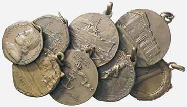5742 Lotto di 8 medaglie in AE di piccolo modulo a temi navali, raffiguranti Arsenale La Spezia, Scuola Torpedinieri, R.N. Pisa, Fr.