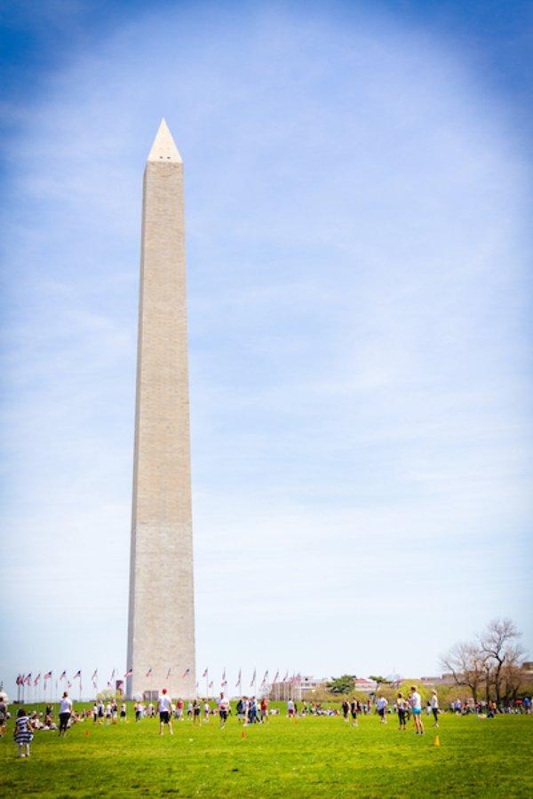Intanto ci troviamo dinanzi al National Mall, con il Washington Monument in primo piano.