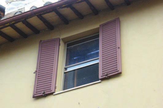 garantire agli spifferi. 6 INFISSI 3 Doppie finestre 6.3.2 1 in allum. su finestre 6.1.6 legno rovere.