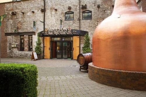 Old Jameson Distillery L imponente museo è dedicato alla produzione del whiskey, famoso quanto la birra