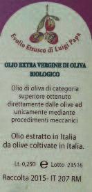 erbe aromatiche. In bocca è fine e avvolgente con ritorni fruttati e vegetali dolci e aromatici, accompagnati da una bella spinta amara e piccante che lascia la bocca in perfetto equilibrio.