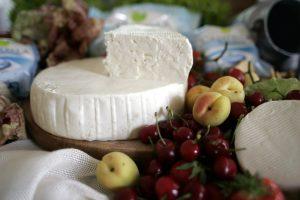 Monte Veronese DOP. Formaggio tipico che si produce nella fascia prealpina a Nord di Verona, una delle zone con più lunga tradizione di pascoli d alpeggio.