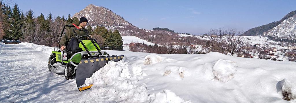 Climber - Accessori Nella stagione invernale i trinciaerba idrostatici Climber possono essere dei validi alleati per liberare dalla neve ingressi, vialetti, aree pavimentate, grazie alla possibilità