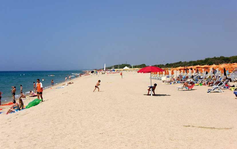 Steccato di Cutro Villaggio Club Madama**** calabria Posizione: si affaccia sul mare azzurro e cristallino della costa ionica calabrese, a 6 Km da Le Castella, in un verde giardino ai margini di una