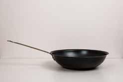 PAN / WOK CM 28 57,00 KS10528L CM 28 32,00 LIONESE - LYONNAISE KS10532L CM 32 37,00 KS10430L WOK IN FERRO - IRON WOK CM 30