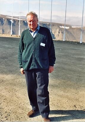 CURRICULUM VITAE ET STUDIORUM OF CLAUDIO TOMASI (Last update on December 16, 2011) Longyearbyen (Svalbard Islands), July 26, 2003: visit to the EISCAT radar station, during the International