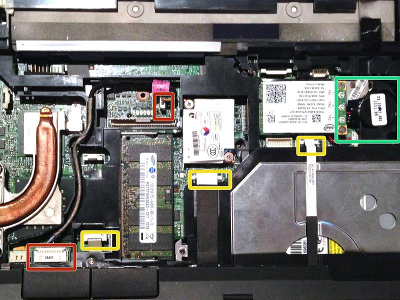 Se è così rimuovere con un spudger o un attrezzo simile. Individuare e rimuovere uno M2.0 Philips 5.0 vite.