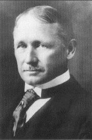 STORIA : LEAN MANUFACTURING Taylor e l approccio scientifico L ingegnere americano Frederick Taylor (1856 1915) fu l iniziatore della ricerca sui metodi per il miglioramento dell efficienza nella