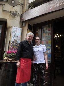 Così Beppe Carollo descrive l effettiva natura di trattoria, più che di ristorante, di Nangalarruni che ha plasmato personalmente da trent anni a questa parte, in quel di Castelbuono (PA),