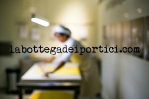 Bottega Portici High Quality Italian Food Antonio Boco e Paolo Baldelli sono appassionati di cucina e di vini e amano condividere le loro competenze e le loro scoperte.