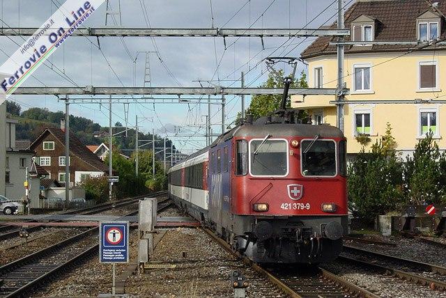 Da St. Margrethen il viaggio prosegue con l'eurocity 193 Zürich HB - München Hbf espletato con materiale SBB e trainato da una Re 4/4 della divisione SBB Cargo.