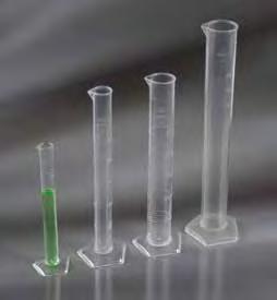 HIGH AND GRADUATED CYLINDERS, IN PP CILINDRI GRADUATI ALTI, IN PP In polypropylene. They have an excellent chemical resistance. Autoclavable up to +121 C, continuous work at +100 C.