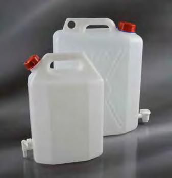 STACKABLE TANKS TANICHE IMPILABILI In high density polyethylene. Provided with handle for easy transport and cap with safety device, according to DIN provisions.