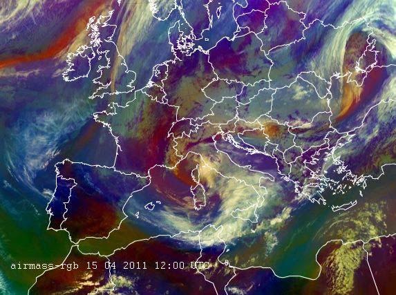 Essa si origina dal minimo presente a est sui Balcani ed è posizionata in corrispondenza alla zona di localizzazione dei temporali.