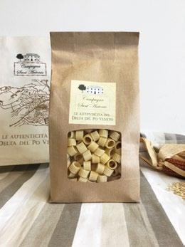 Ideali per la tradizionale pasta e fagioli e per tutti i tipi di minestre e zuppe. Lavorazione: I maltagliati vengono trafilati al bronzo e poi lasciati essiccare molto lentamente.