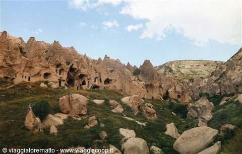 Cappadocia Intera giornata dedicata alla visita della Cappadocia, regione situata al centro dell'altopiano anatolico, dove l'azione combinata