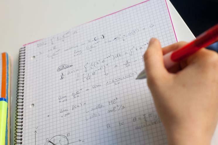 Come si accede alla Scuola Galileiana Il concorso di ammissione Classe di Scienze Naturali: Primo scritto: Matematica ed attitudine