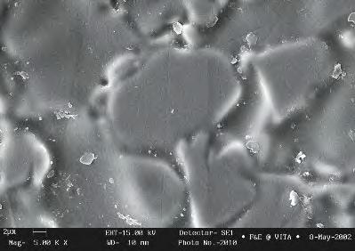 Ceramica a struttura microfine VITAVM 7 è stata sviluppata come ceramica di rivestimento a struttura microfine espressamente per materiali strutturali ceramici con un CET di ca.