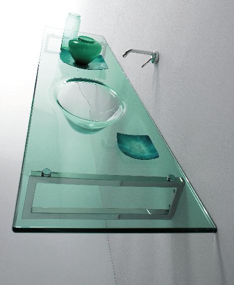 Sopra: esempio di pianolavabo in cristallo su misura. Con la collezione tiffany e possibile realizzare piani in cristallo su misura fino ad una larghezza massima di cm.