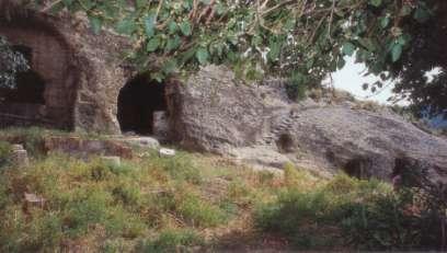 Grotta eremitica di Calamo nella valle del Colognati a Rossano Calabro (CS) E questa una delle tante grotte degli eremiti ortodossi che costellavano la città ortodossa di Rossano Affresco dell