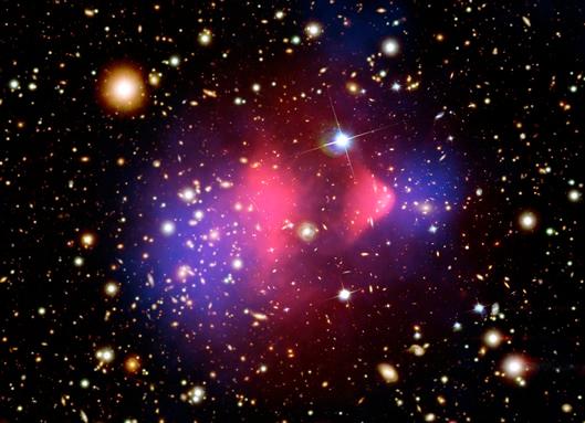 Collisioni tra Ammassi Una collisione tra due ammassi può fornire una chiara evidenza per l esistenza di materia oscura non barionica.