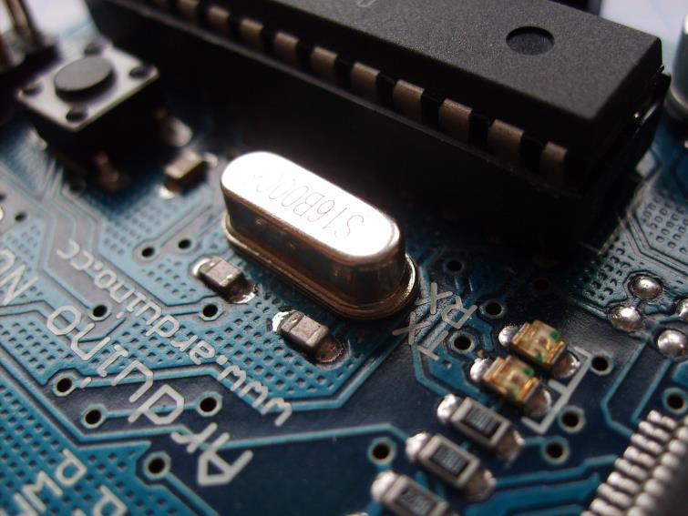 Arduino: l hardware, il firmware, il software (lo «sketch»), la community pag.28 Arduino è composto di 3 elementi: - Hardware - Software - Community 1.