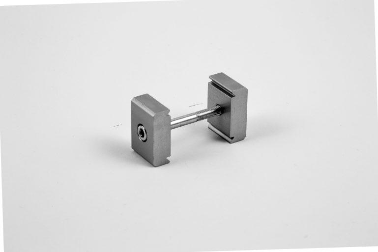 QS ALTEZZA 22 mm: INGOMBRI TIPICI TRASVERSALI 30* 22* 56* *dimensioni con elemento fissato V-Lock ELEMENTI DI FISSAGGIO ELEMENTO DI FISSAGGIO QS 20-22, CODICE W0950005002K Elemento di