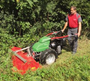 00-12) 210 kg 217 kg 225 kg 237 kg Avviamento Avviamento manuale a strappo, motori a benzina con avviatore elettrico opzionale Trazione Idrostatica, regolazione della velocità in continuo in