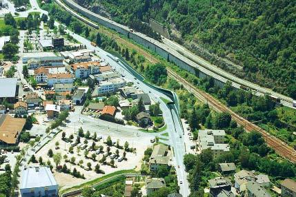 Proseguendo verso nord, la galleria naturale attraversa terreni di natura morenica e alluvionale (alluvioni antiche) sotto falda con battente massimo di circa 10 m, fino all imbocco nord, dove sbocca