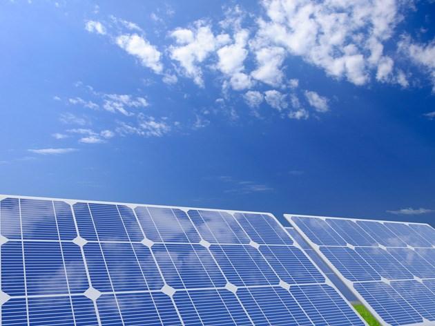 PRINCIPALI ESPERIENZE Assistenza a molteplici istituti bancari e sponsor per il finanziamento e la realizzazione di impianti fotovoltaici su terreni agricoli e su serre nonché di impianti eolici.