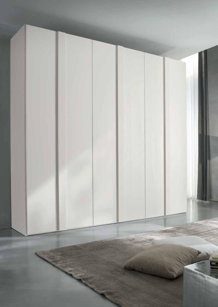 linear linear glass Linear: caratterizza l armadio con un segno deciso; disponibile anche nella versione vetro linear glass. Linear: wardrobes with a distinctive mark.