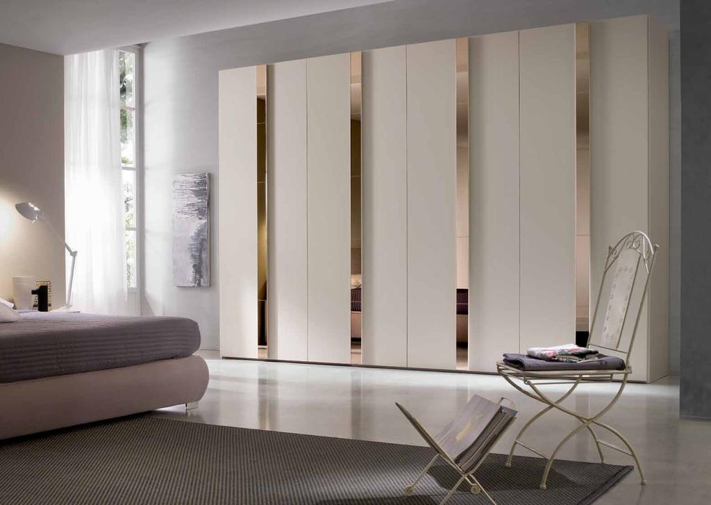 armadi battenti hinged door wardrobes linear glass linear glass armadio 8 ante battente, struttura e ante tortora frassinato, maniglia linear glass specchio bronzato inciso