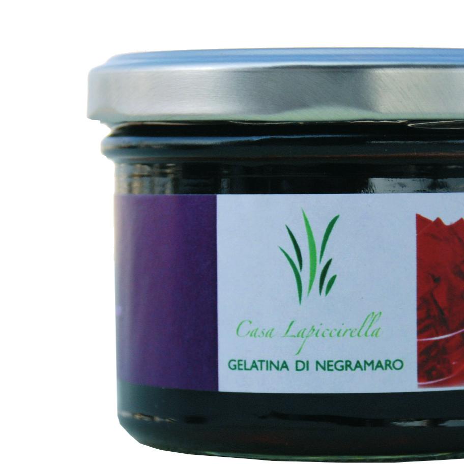 Gelatina di negramaro Negramaro wine jelly Vaso da 250 gr. 250g jar Ingredienti: vino 50%, zucchero. Addensante: pectina di frutta. Correttore di acidità: acido tartarico.