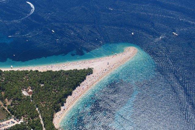 Solta Il nome odierno dell'isola viene legato al suo nome greco Olynthia, ovvero «un fico immaturo».