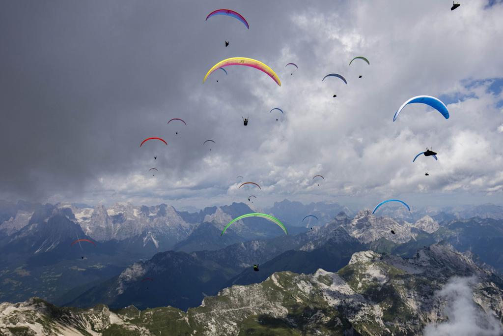 Mondiali di parapendio, la 5a giornata MONDALI DI PARAPENDIO _ MONTE AVENA 2017 _ giorno 5 TASK 5: LINEA DI GOAL SOPRA IL BOSCHERAI PER LA QUINTA GIORNATA DI GARA La pianura povera di termiche ha