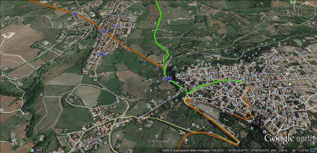 Ormai siamo in zona urbana, Continuiamo, a destra, su via Adige per 1km (tracciato marrone), arriviamo sulla SS71, che attraversiamo (tracciato verde) e seguiamo a destra per 300m quando prende il